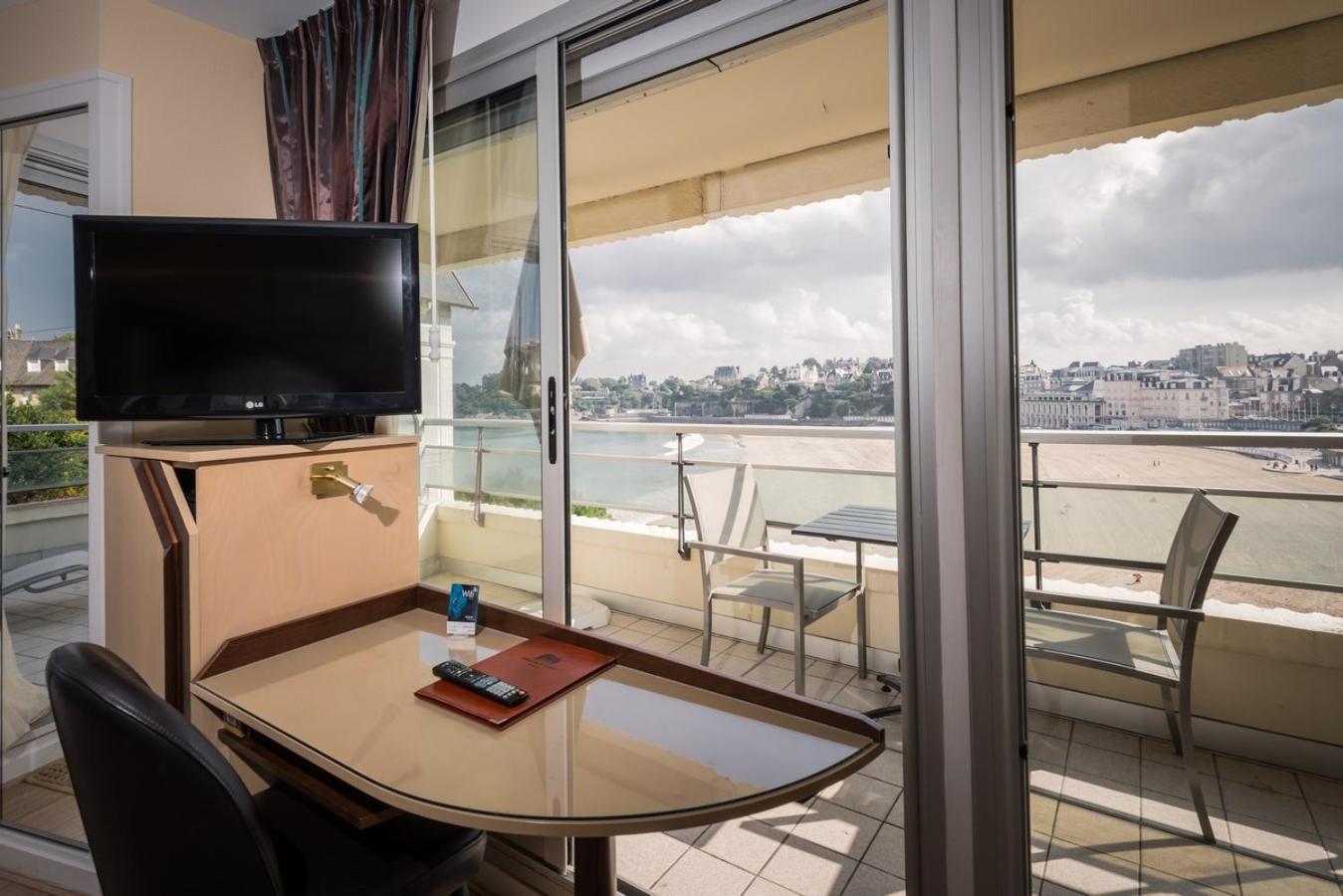 Le Crystal Dinard Plage エクステリア 写真