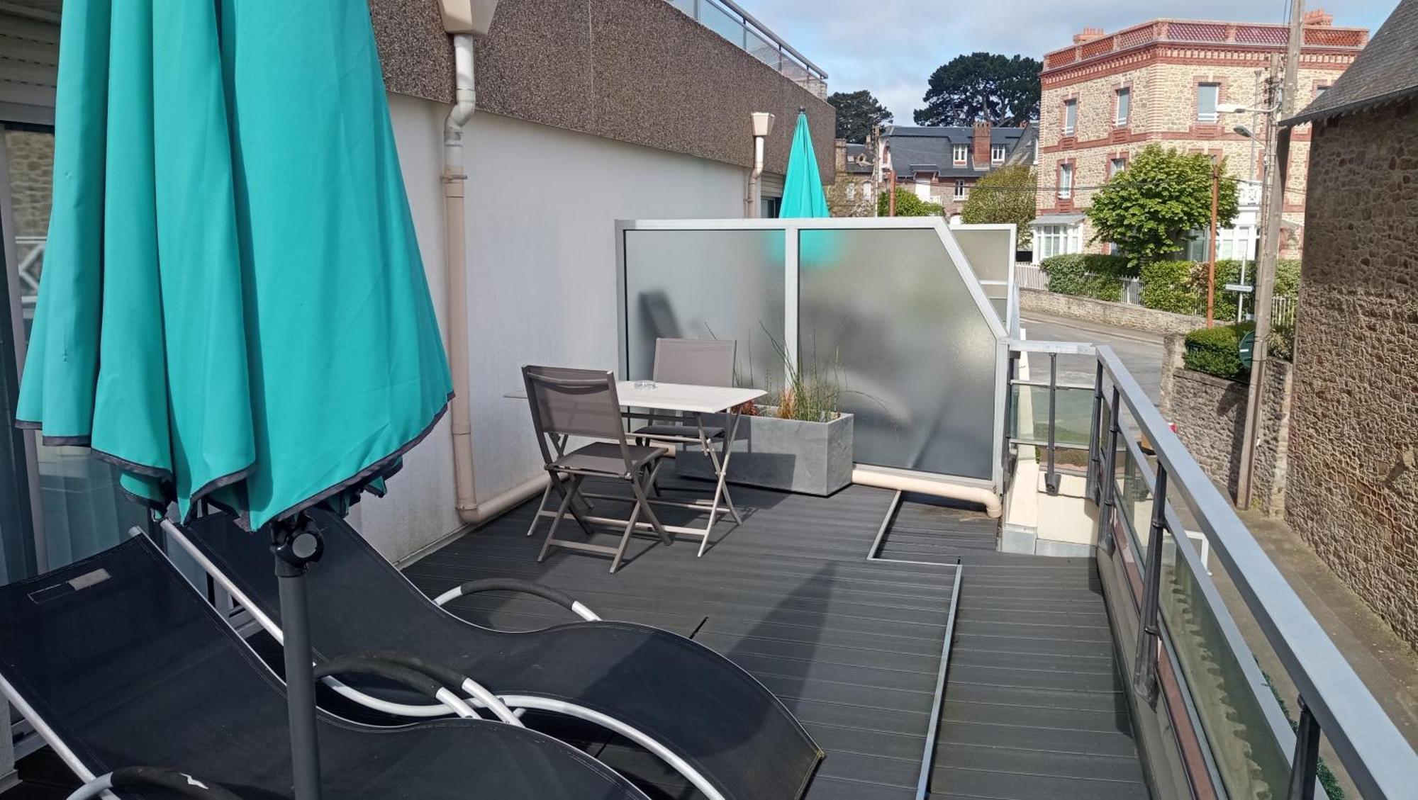 Le Crystal Dinard Plage エクステリア 写真