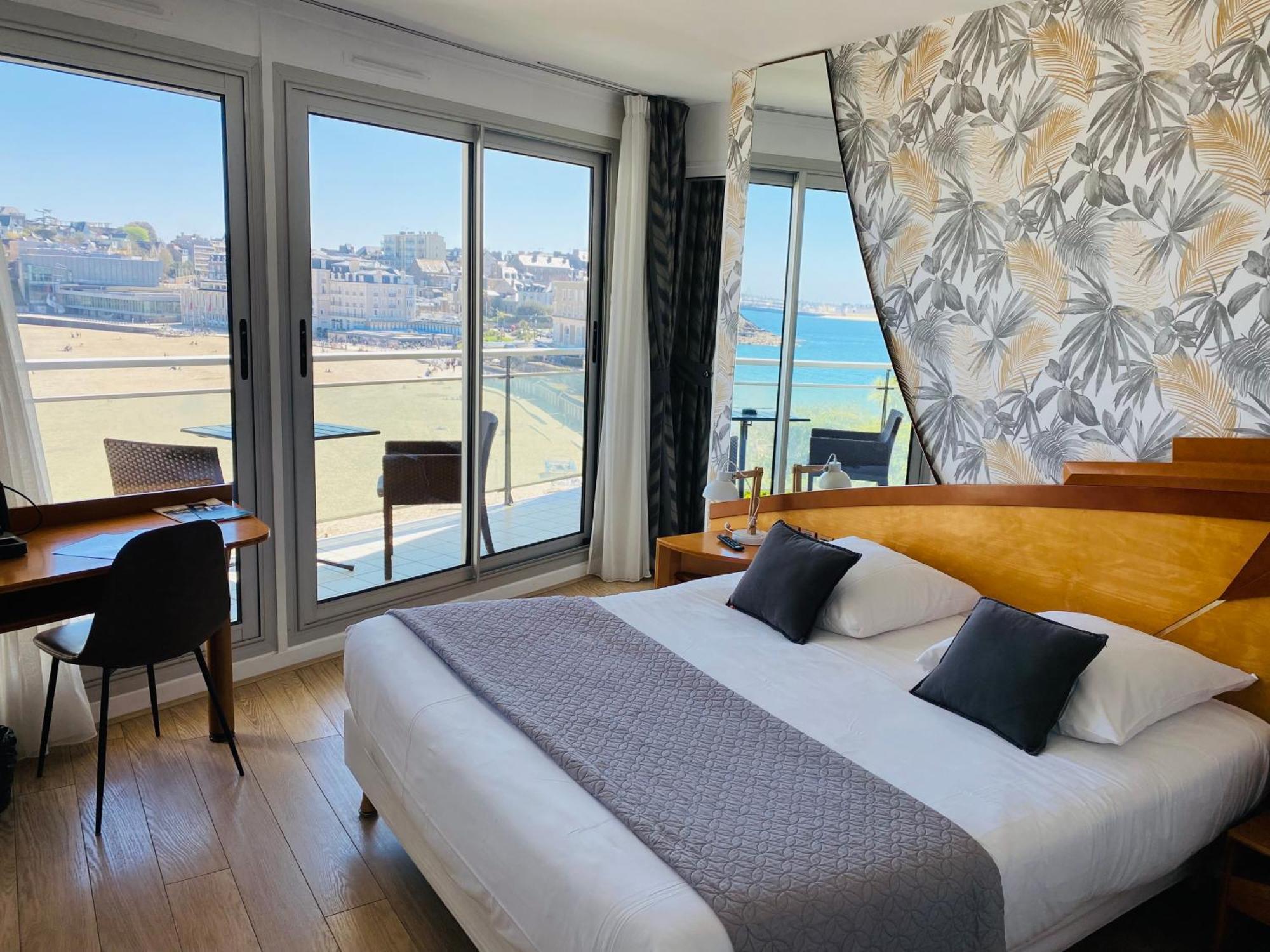 Le Crystal Dinard Plage エクステリア 写真