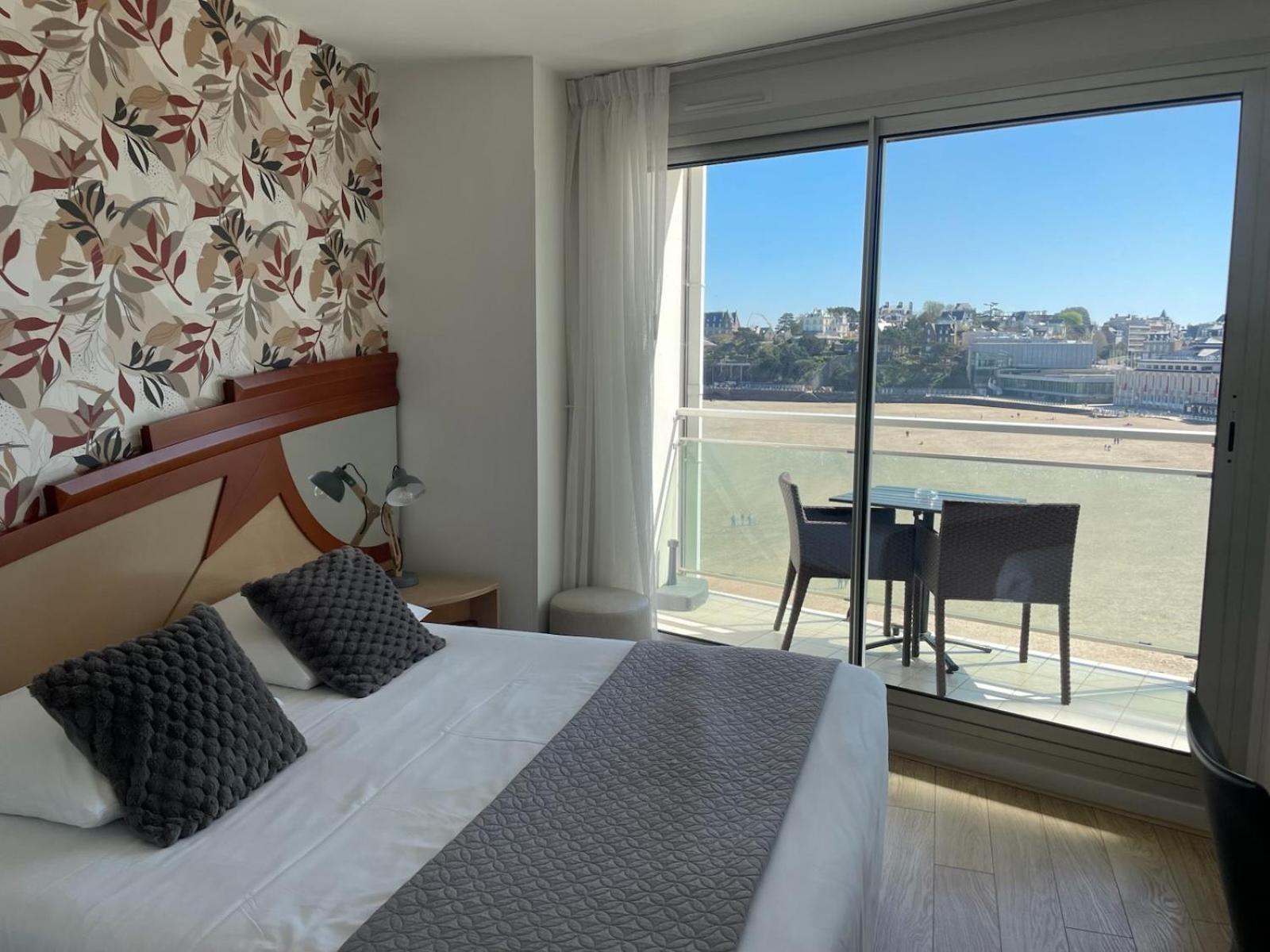 Le Crystal Dinard Plage エクステリア 写真